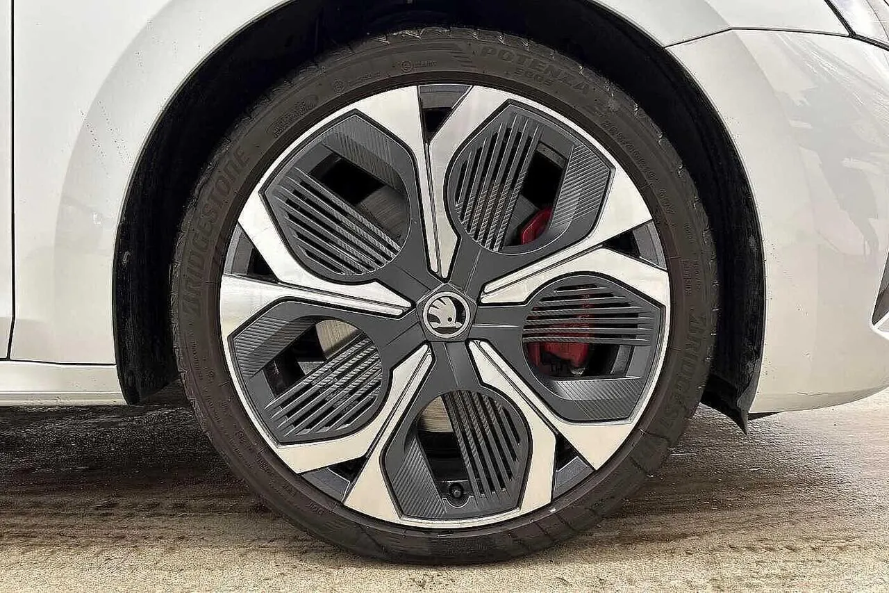 Skoda Octavia 2025 photo 5