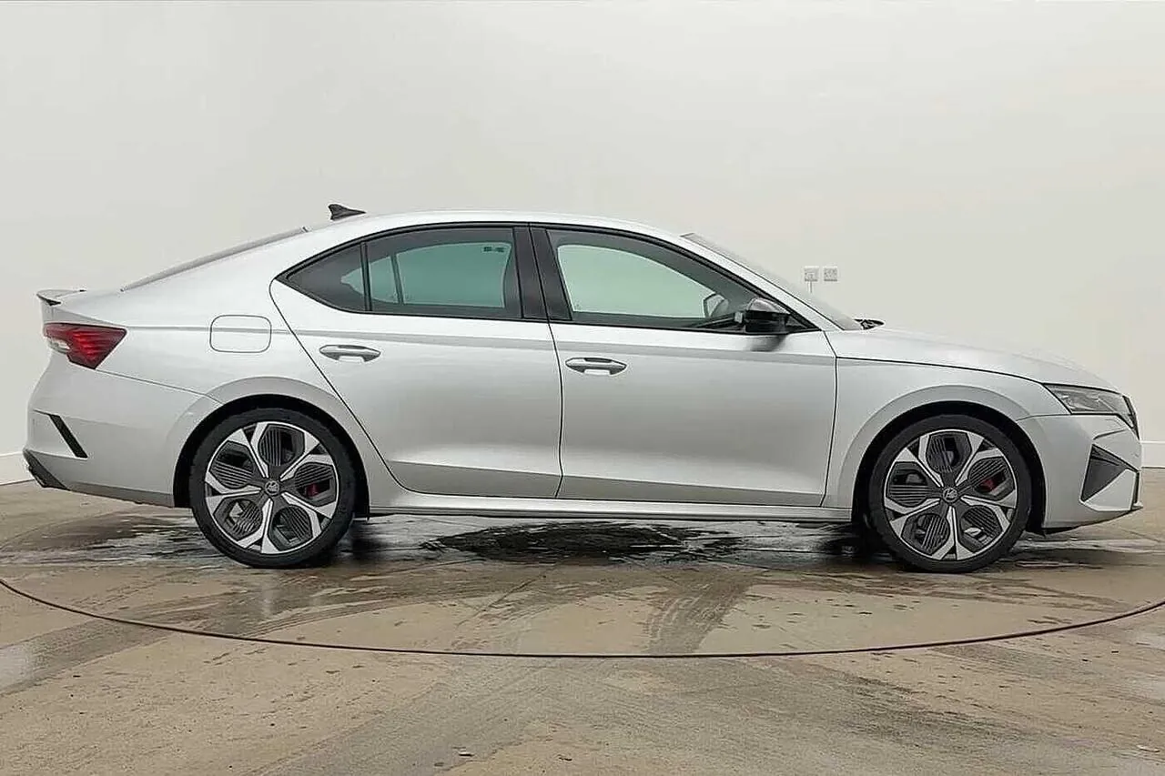 Skoda Octavia 2025 photo 4