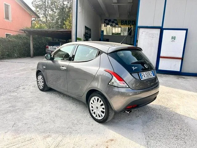 Lancia Ypsilon 2012 photo 3