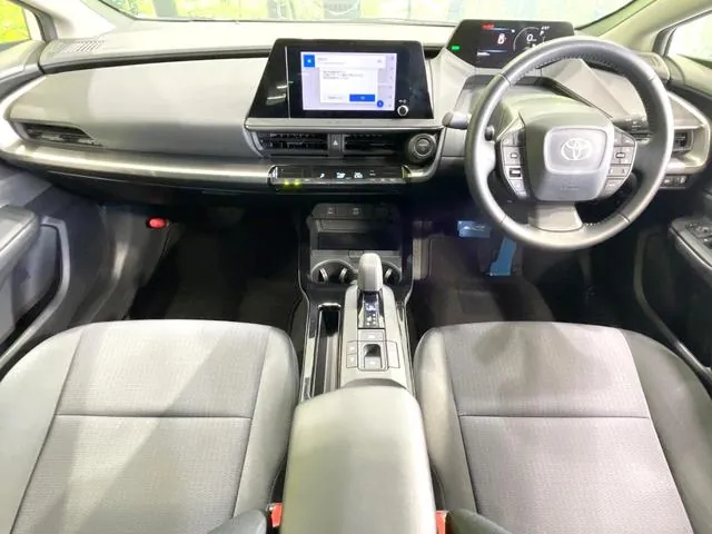 Toyota Prius X 2024 photo 2