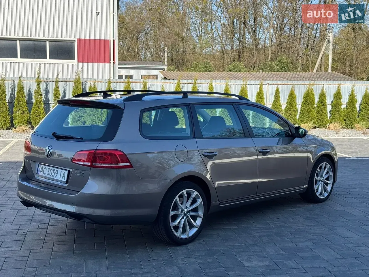 Volkswagen Passat 2010 photo 2