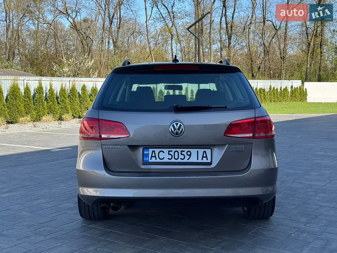 Volkswagen Passat 2010 photo 4