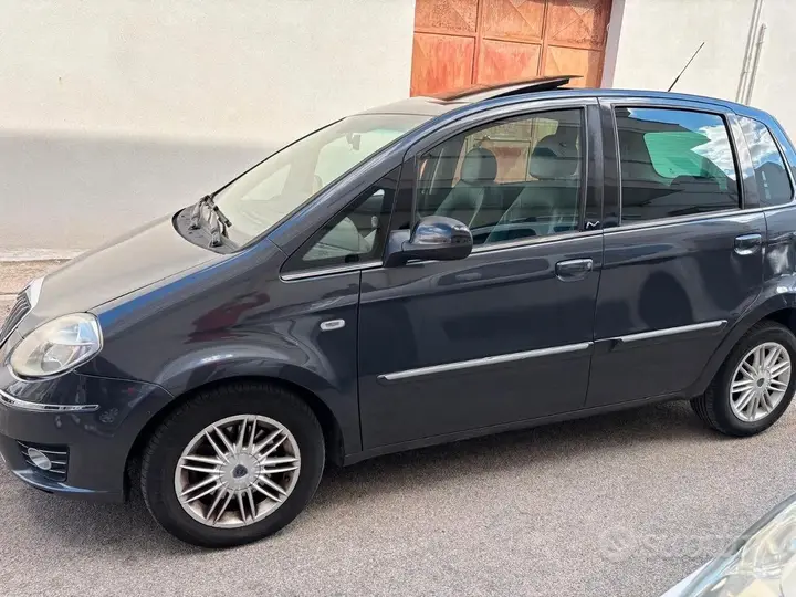 Lancia Musa 2009 photo 3