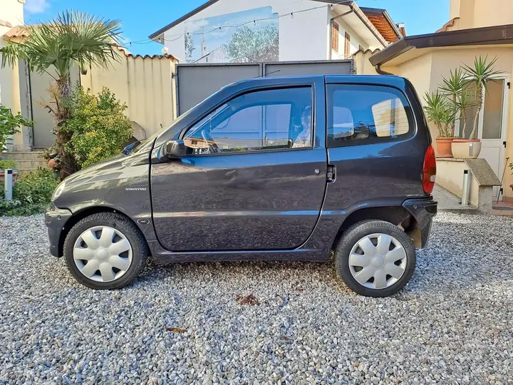 Microcar Virgo 2012 photo 2