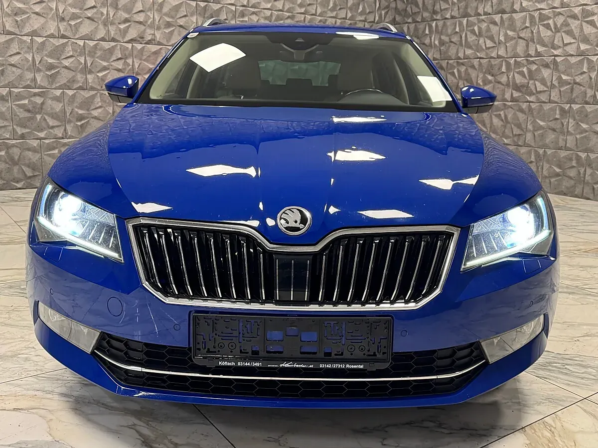 Skoda Superb 2018 photo 2