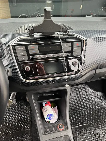 Volkswagen Up 2019 photo 2