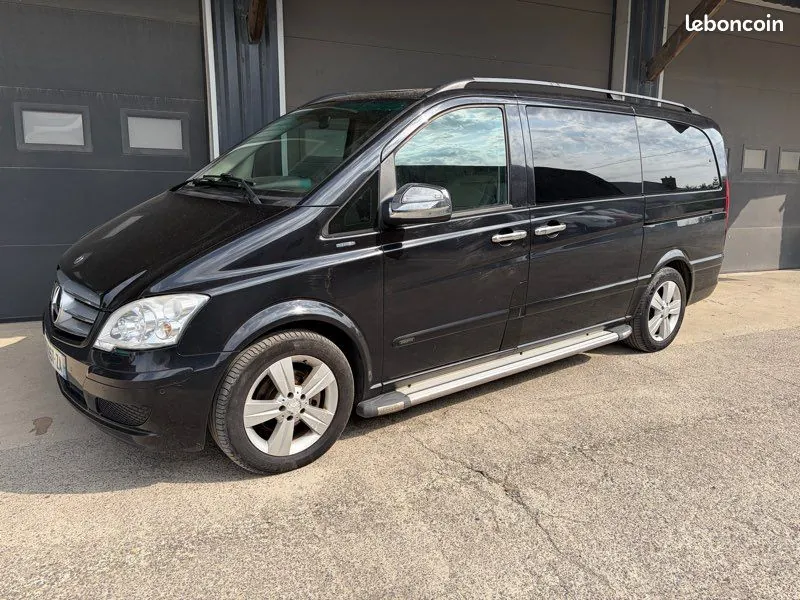 Mercedes-Benz Viano 2012 photo 2