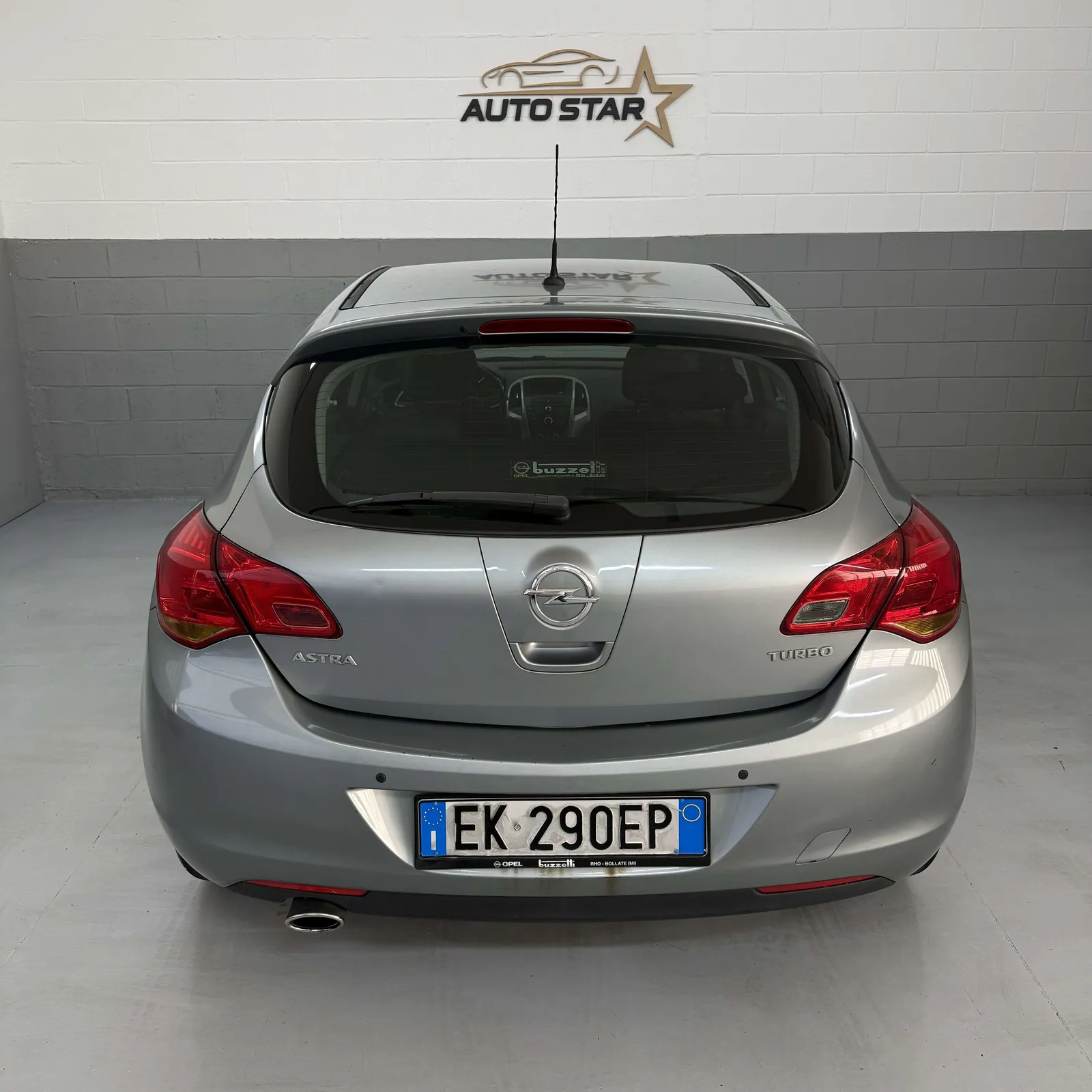 Opel Astra 2011 photo 3