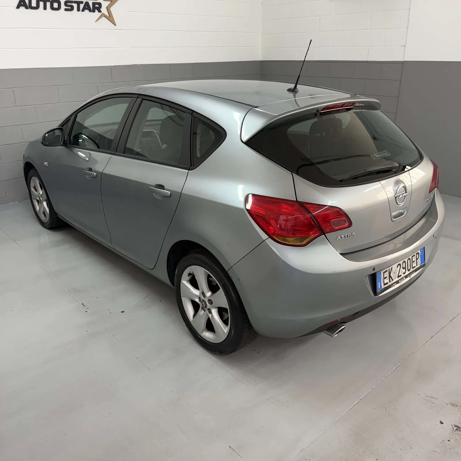 Opel Astra 2011 photo 5