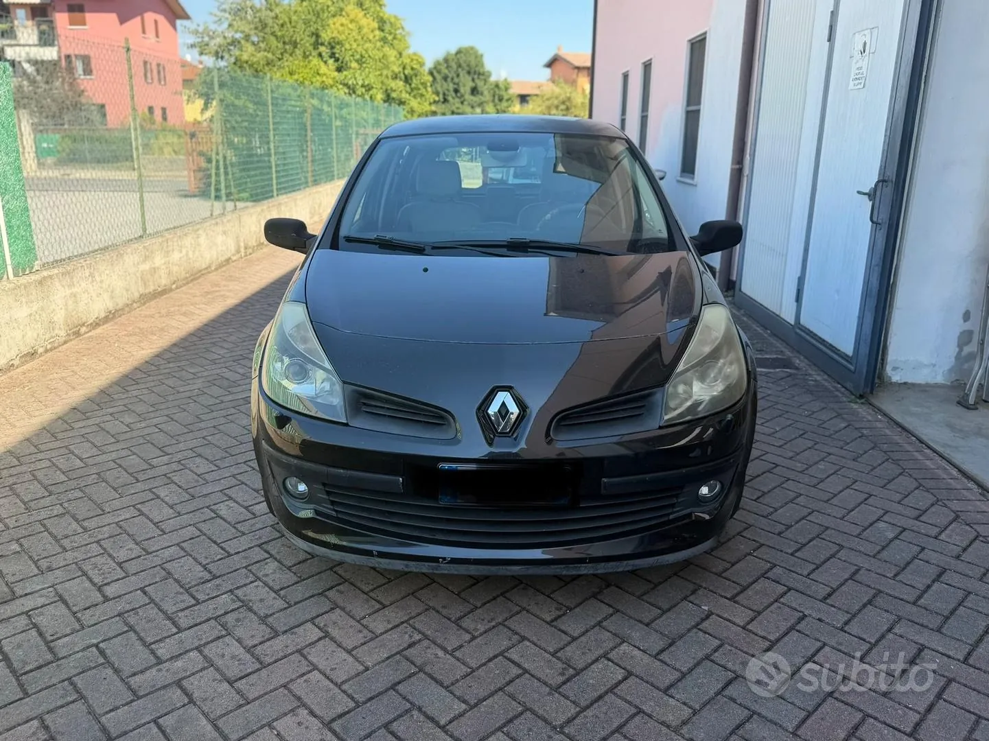 Renault Clio 2006 photo 2
