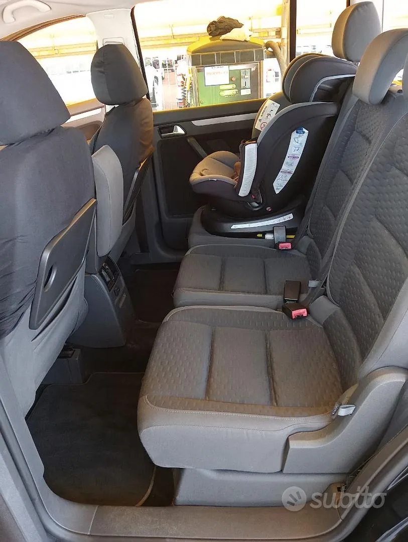 Volkswagen Touran 2008 photo 3