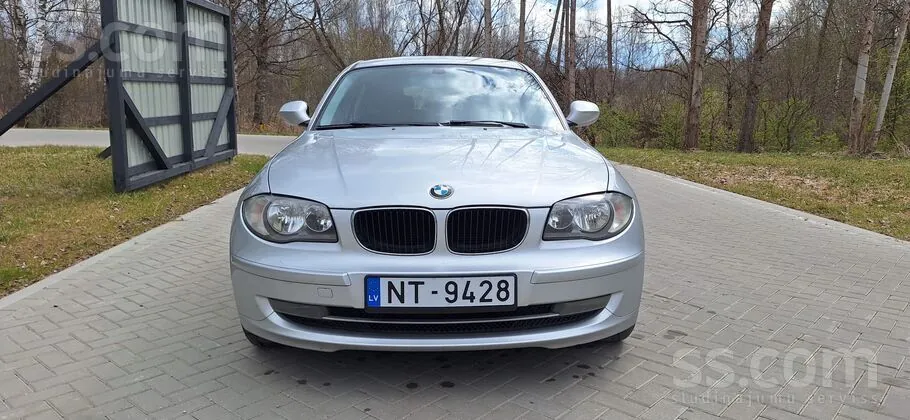 BMW 118D 2010 photo 2