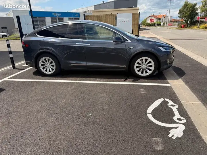 Tesla Model X 2017 photo 2