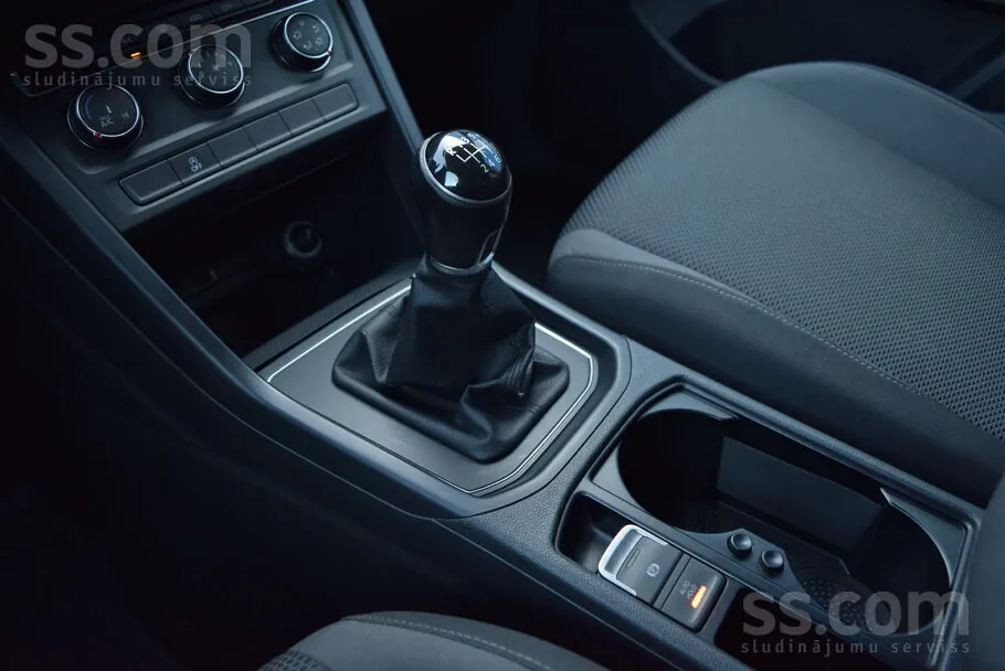 Volkswagen Touran 2017 photo 5