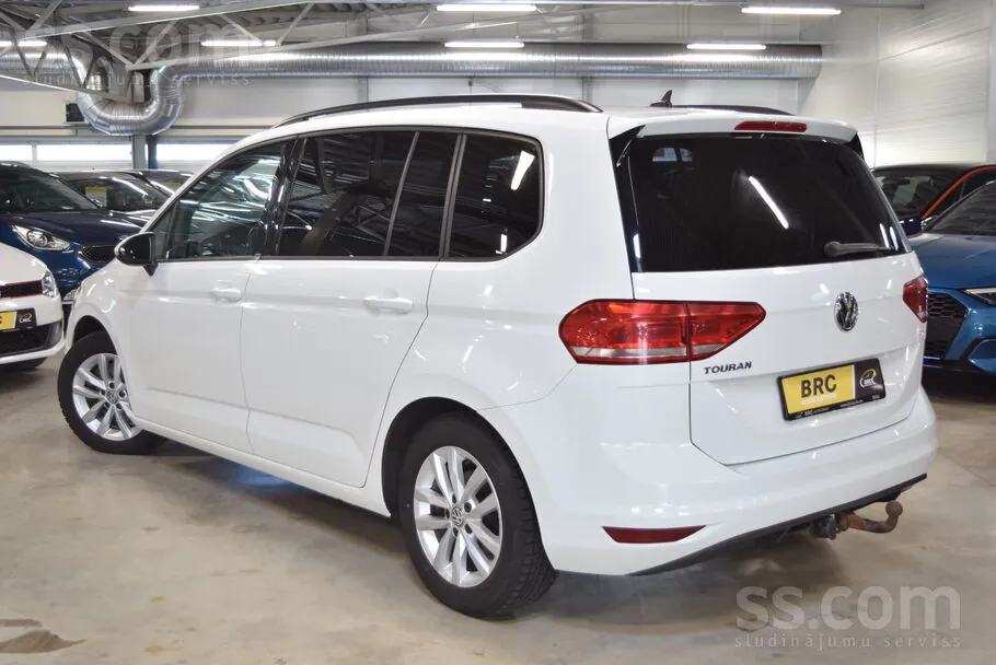 Volkswagen Touran 2017 photo 2