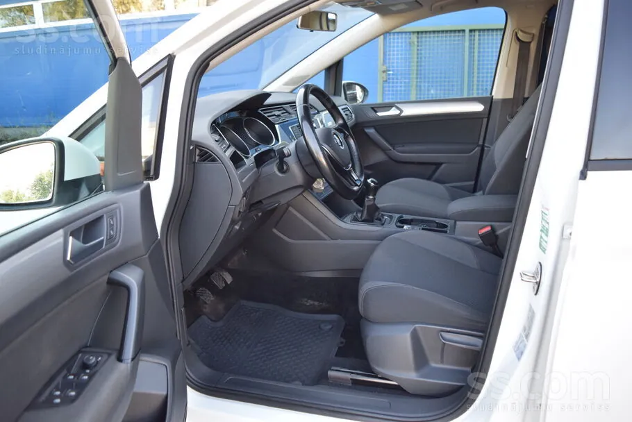 Volkswagen Touran 2017 photo 3