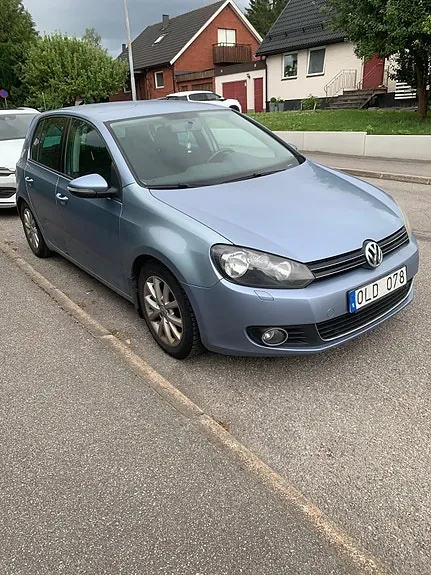 Volkswagen Golf 2010 photo 2