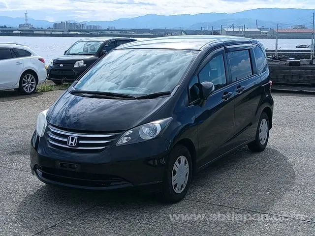 Honda Freed 2010 photo 2