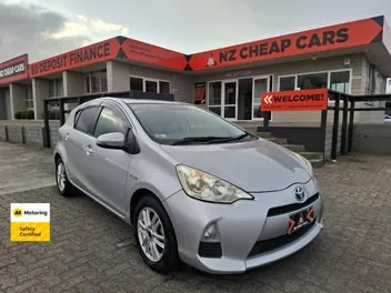Toyota Aqua 2013 photo 2