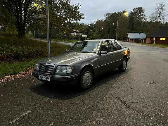 Mercedes-Benz 250 D 1993 photo 2