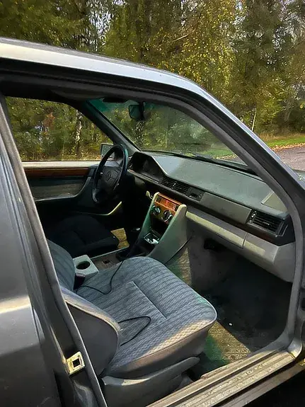 Mercedes-Benz 250 D 1993 photo 5