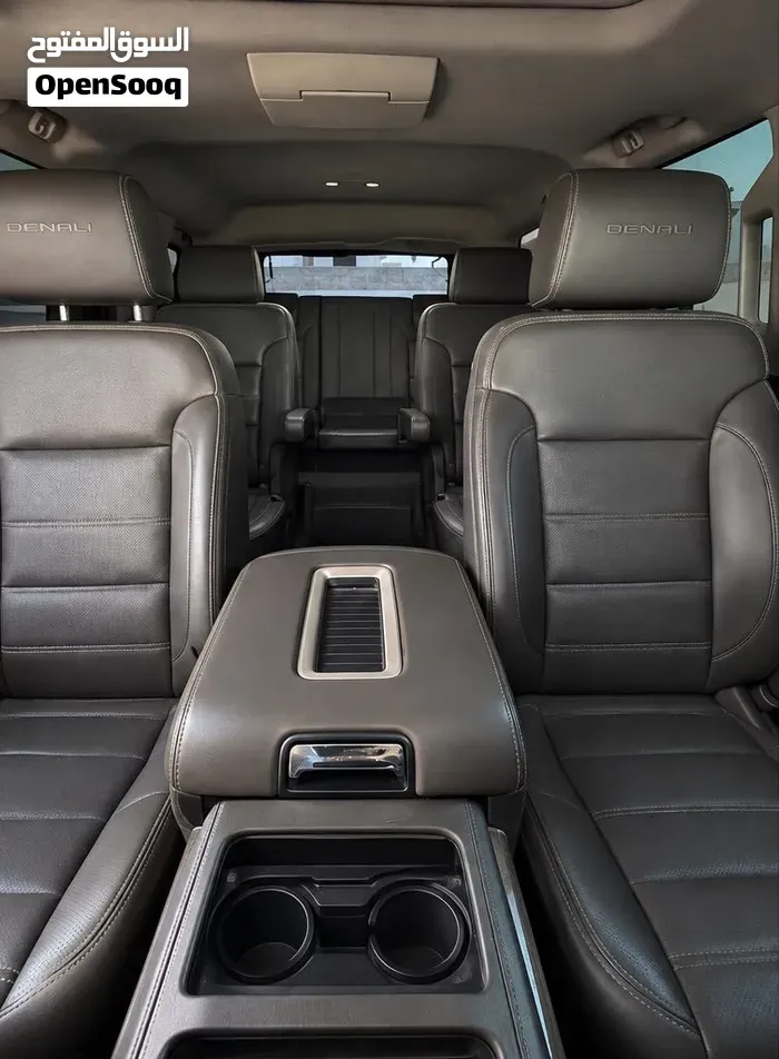 GMC Yukon Denali 2016 photo 2
