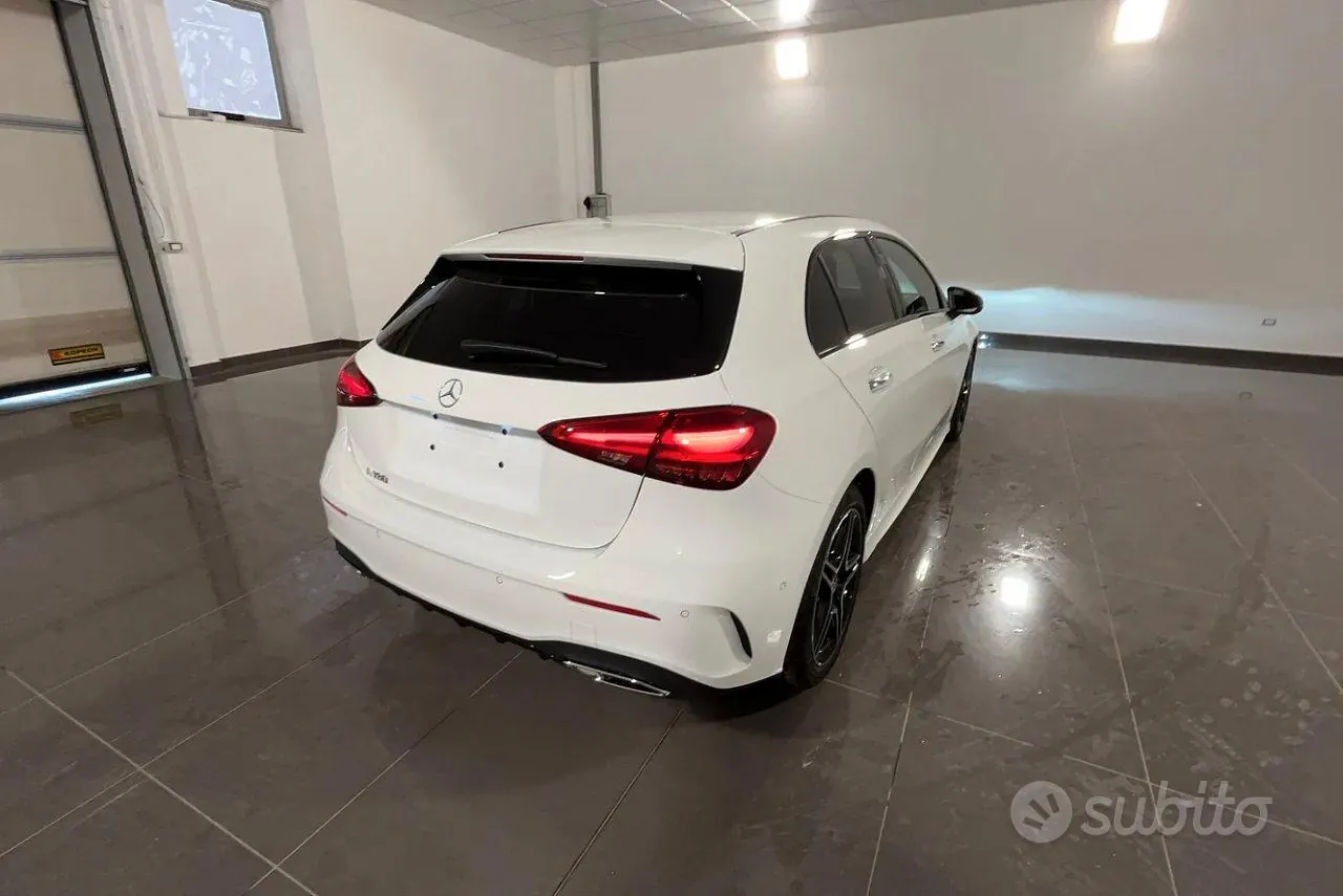 Mercedes-Benz A 180 2026 photo 4