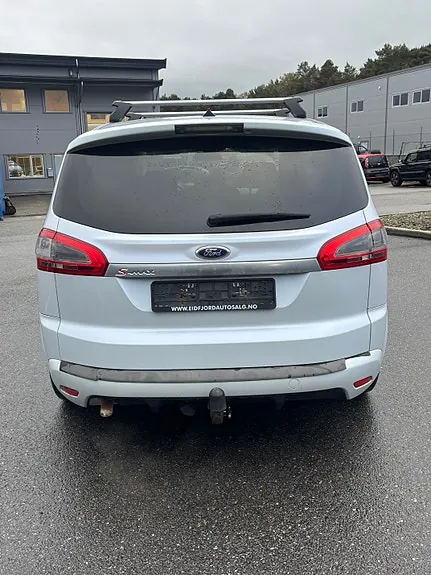 Ford S-Max 2011 photo 4