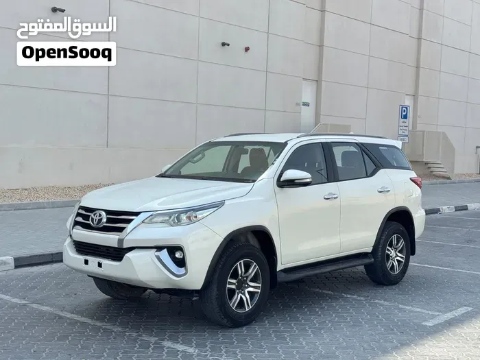 Toyota Fortuner 2017 photo 2