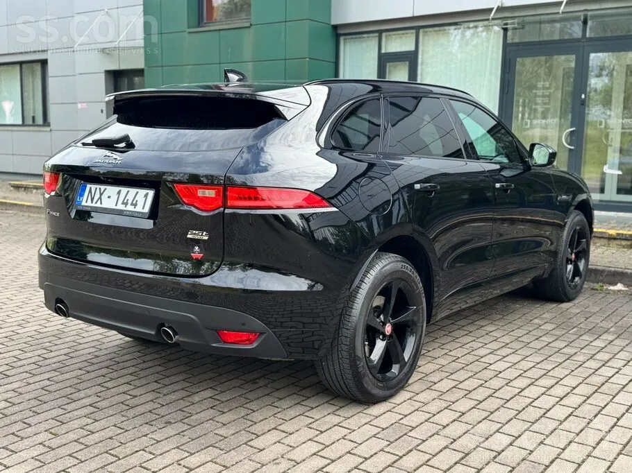 Jaguar F-Pace 2019 photo 4
