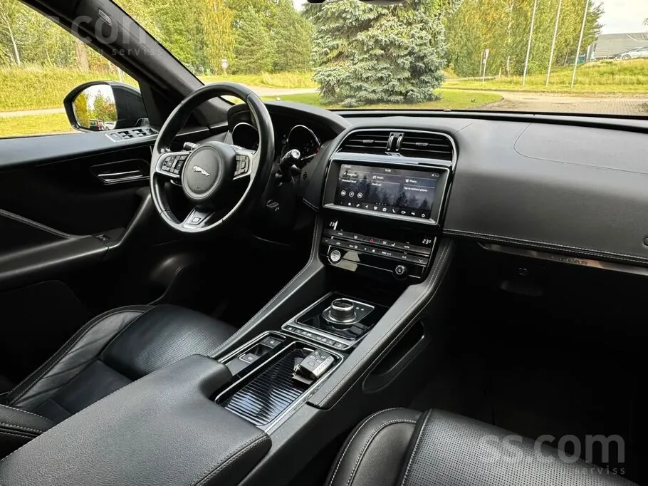 Jaguar F-Pace 2019 photo 5