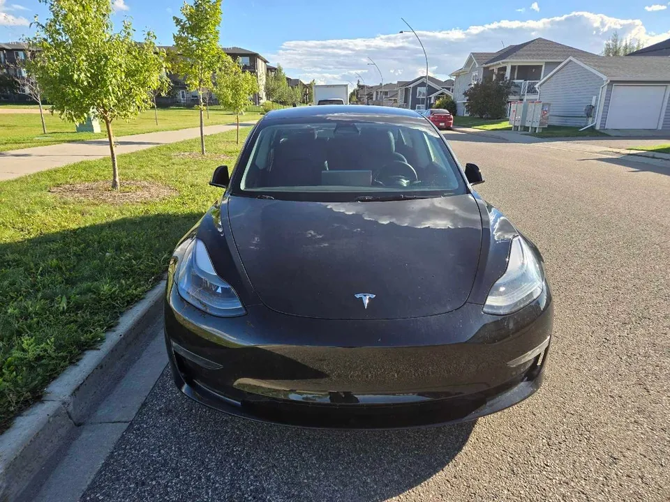Tesla Model 3 2022 photo 3