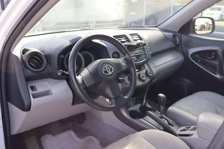Toyota Rav4 2011 photo 4