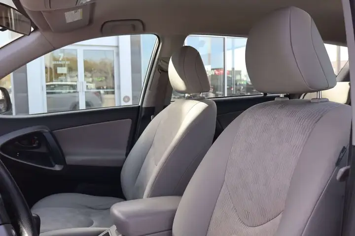 Toyota Rav4 2011 photo 3