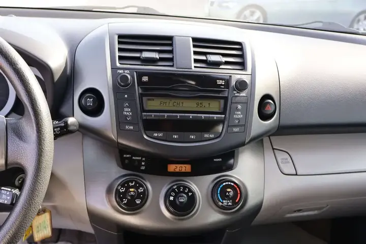 Toyota Rav4 2011 photo 5