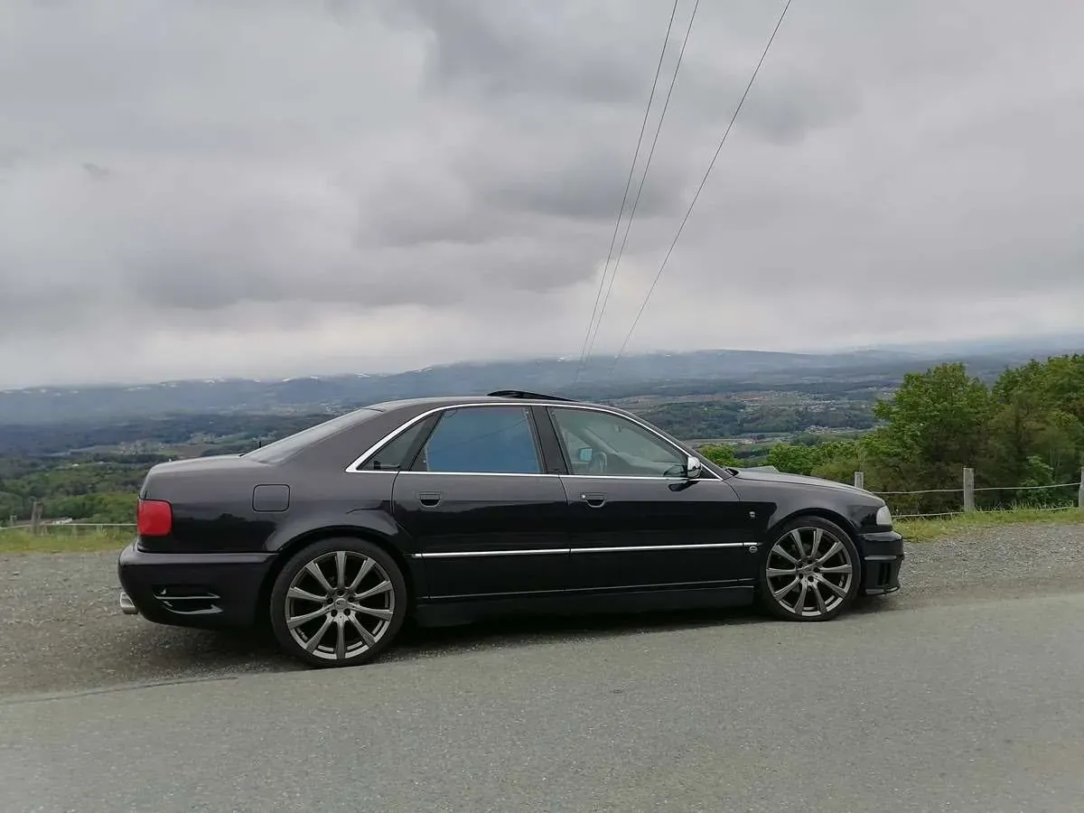 Audi A8 1997 photo 2
