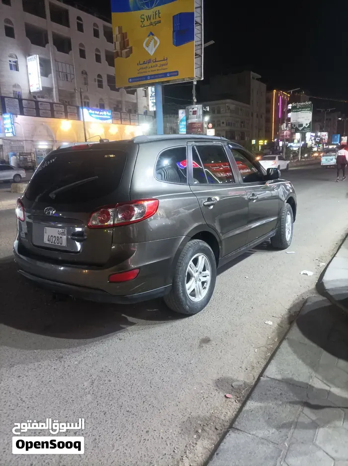 Hyundai Santa Fe 2012 photo 2