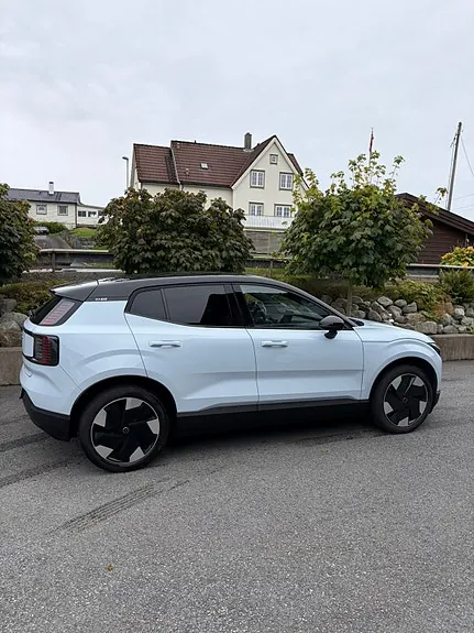 Volvo Ex30 2024 photo 2