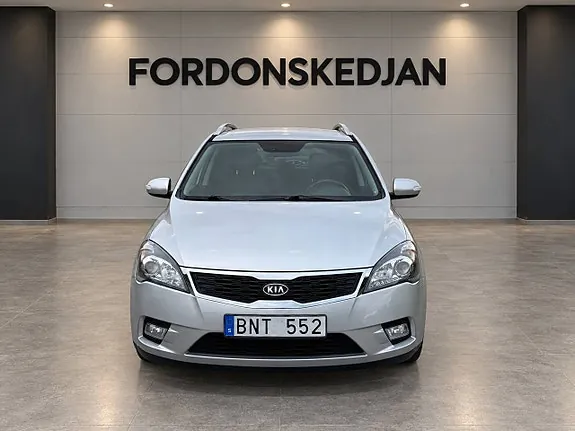 Kia Ceed 2011 photo 2