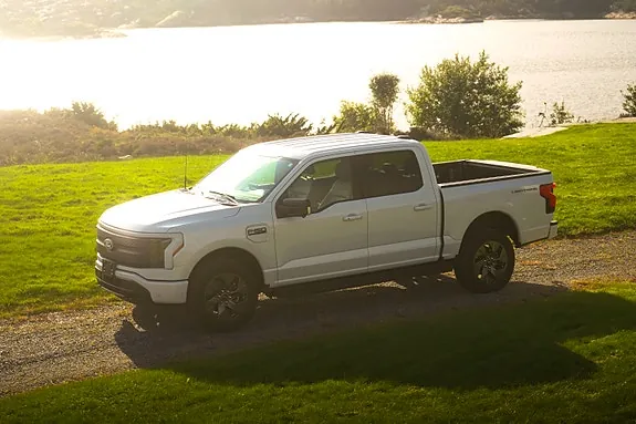 Ford F-150 2025 photo 2