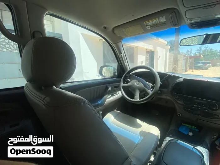 Toyota Sequoia 2002 photo 4