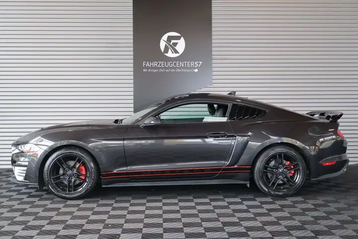 Ford Mustang 2023 photo 2