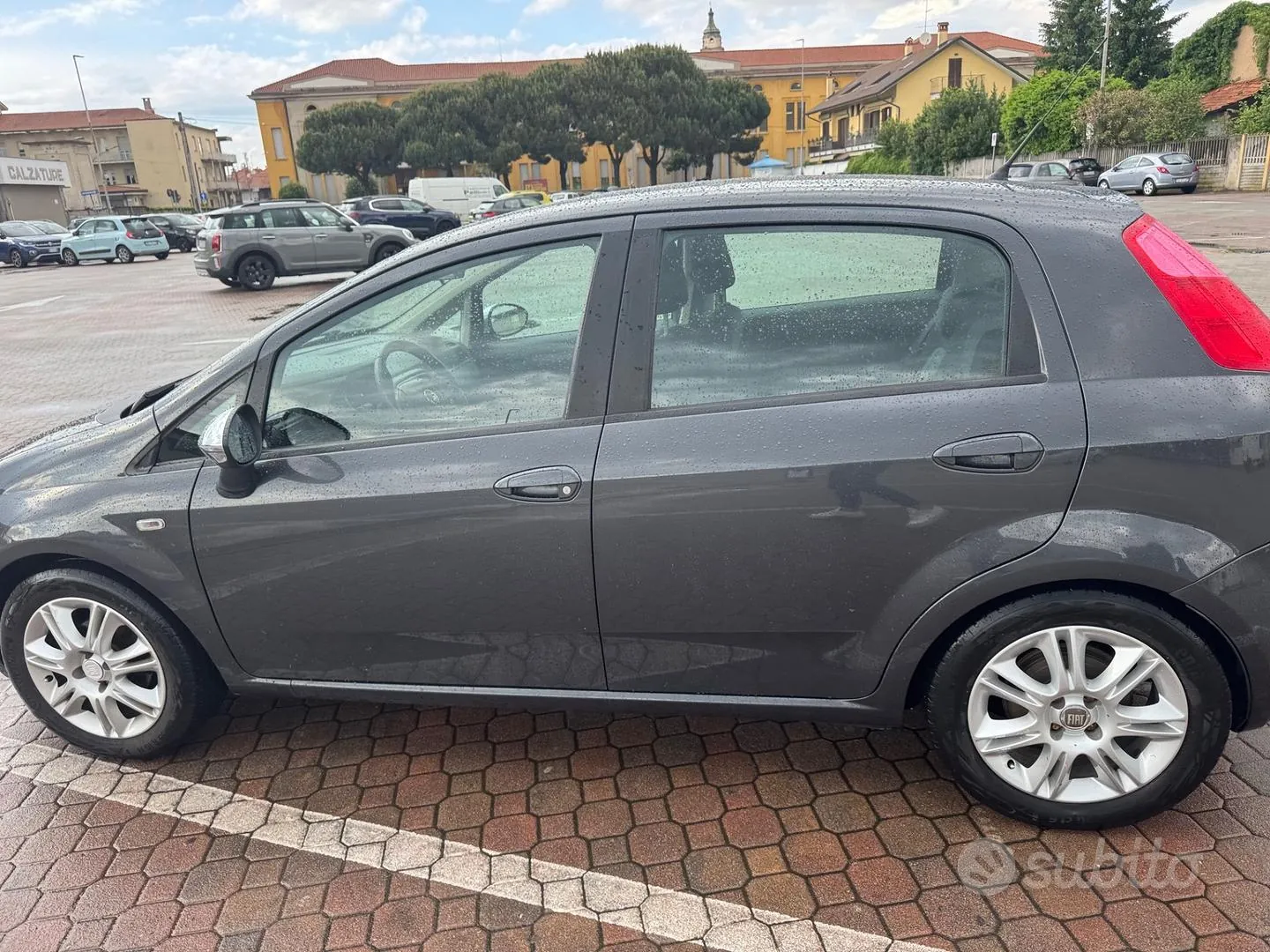 Fiat Grande Punto 2009 photo 3