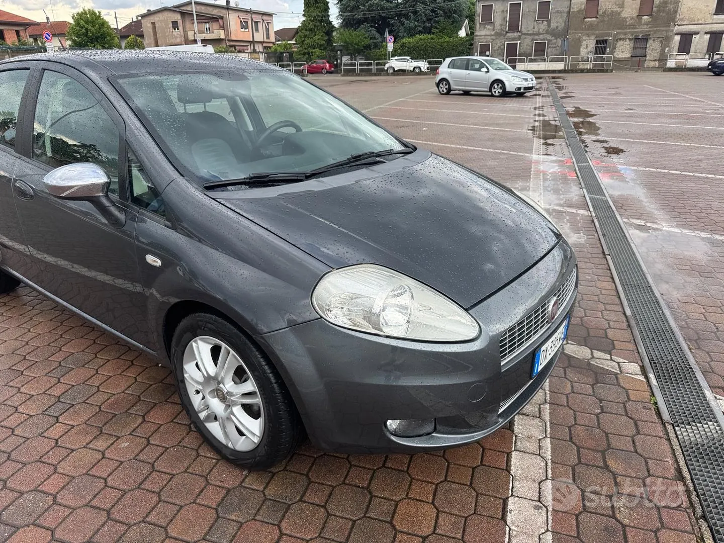 Fiat Grande Punto 2009 photo 2