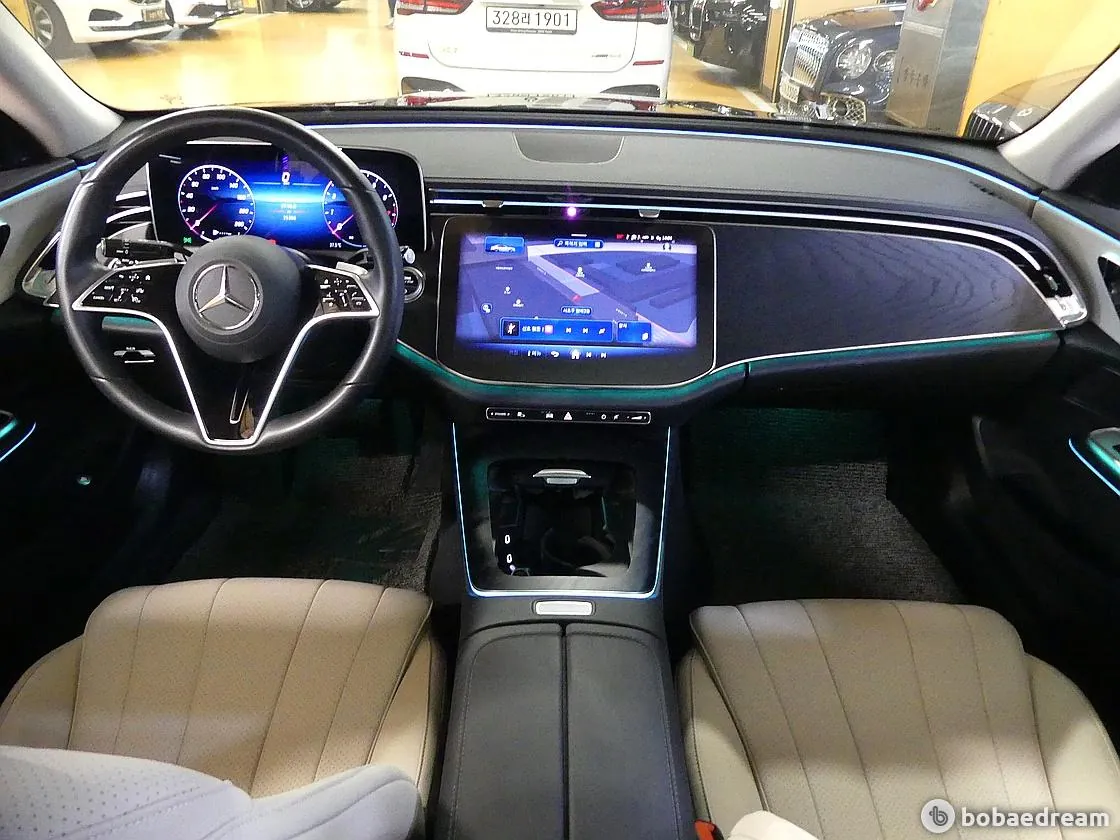 Mercedes-Benz E200 2024 photo 4