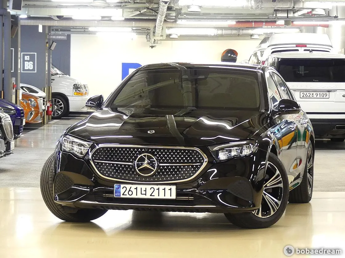 Mercedes-Benz E200
