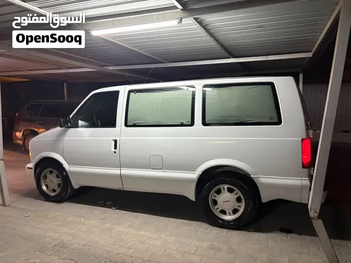 GMC Savana 2000 photo 5