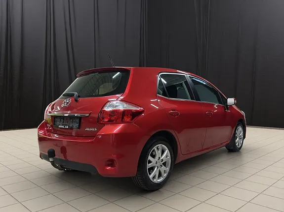 Toyota Auris 2012 photo 5