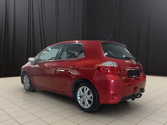 Toyota Auris 2012 photo 3