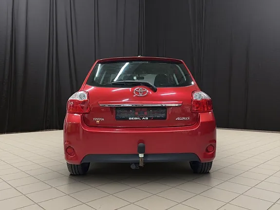 Toyota Auris 2012 photo 4